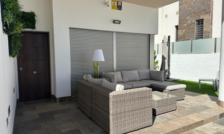 Revente - Villa -
Orihuela Costa* - Villamartin*