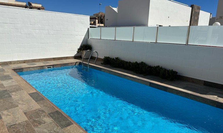 Revente - Villa -
Orihuela Costa* - Villamartin*