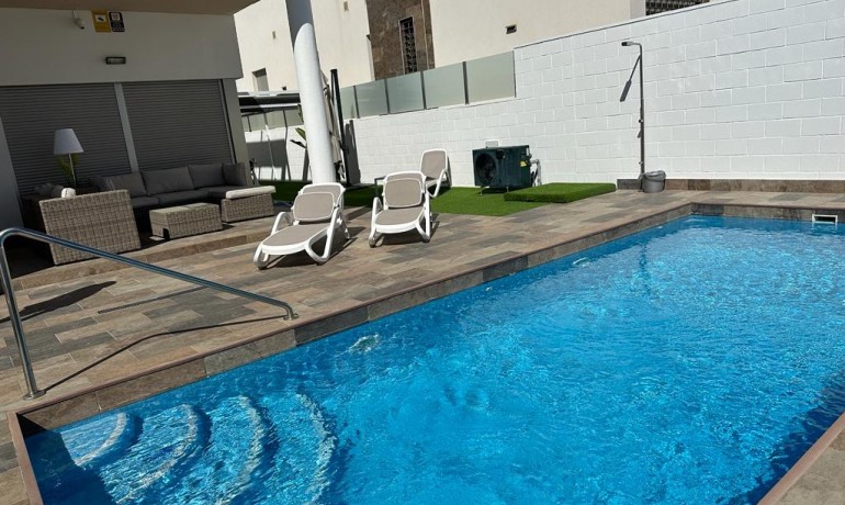 Revente - Villa -
Orihuela Costa* - Villamartin*