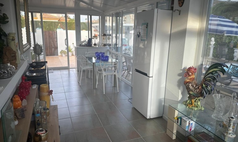 Herverkoop - Villa -
Hondón de las Nieves - Urbaniz La Montañosa