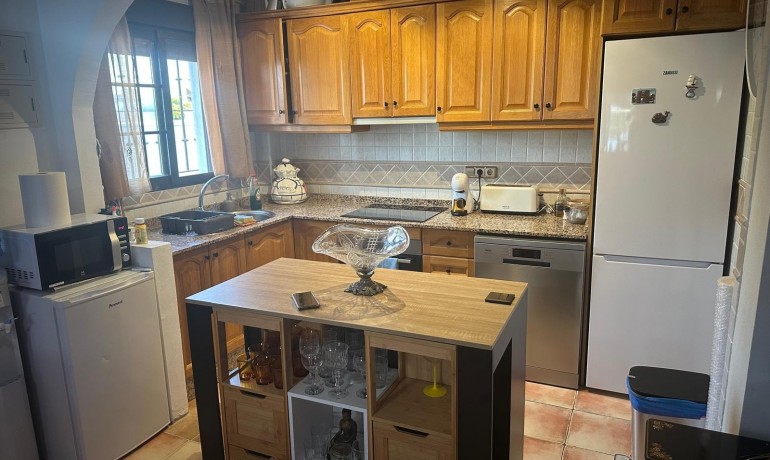 Herverkoop - Villa -
Hondón de las Nieves - Urbaniz La Montañosa