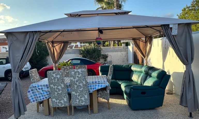 Herverkoop - Villa -
Hondón de las Nieves - Urbaniz La Montañosa