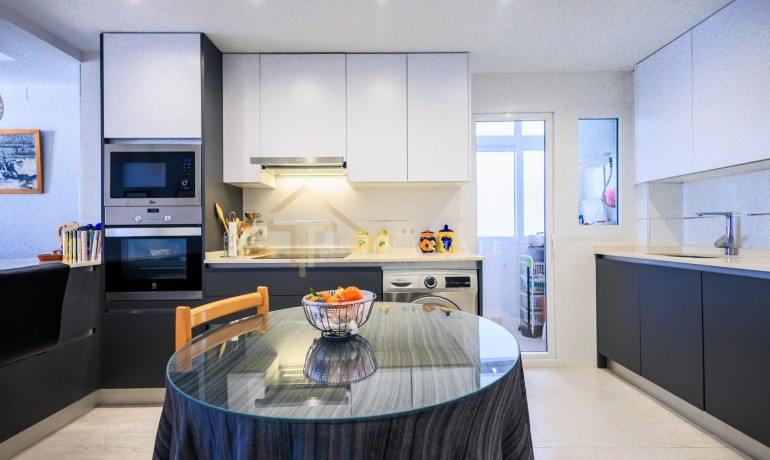 Herverkoop - Appartement / Flat -
Torrevieja* - Paseo maritimo