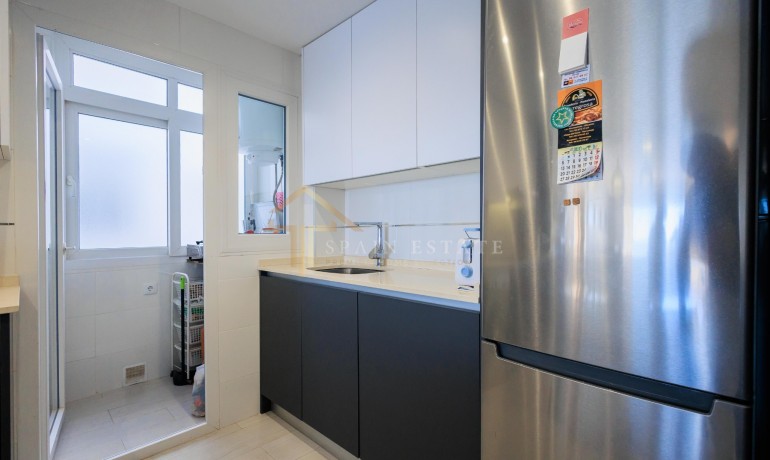 Herverkoop - Appartement / Flat -
Torrevieja* - Paseo maritimo