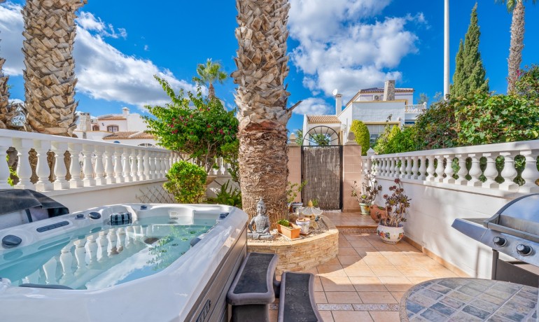 Herverkoop - Huis -
Orihuela Costa* - Los Dolses