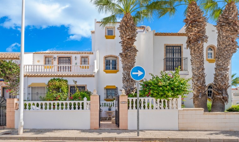 Herverkoop - Huis -
Orihuela Costa* - Los Dolses