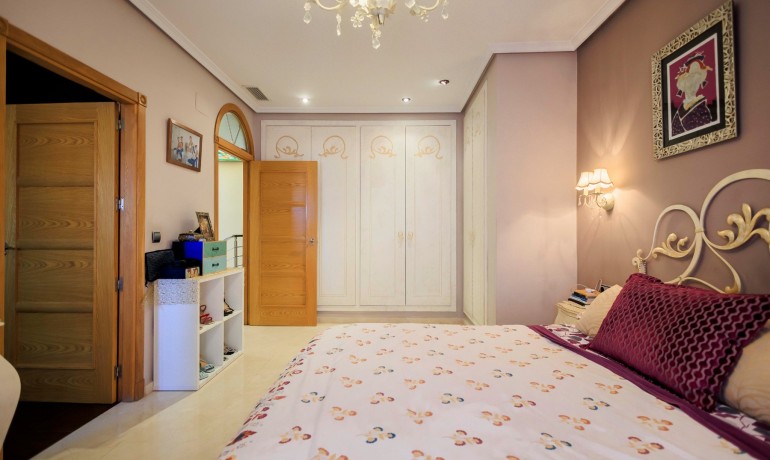 Revente - Villa -
San Isidro