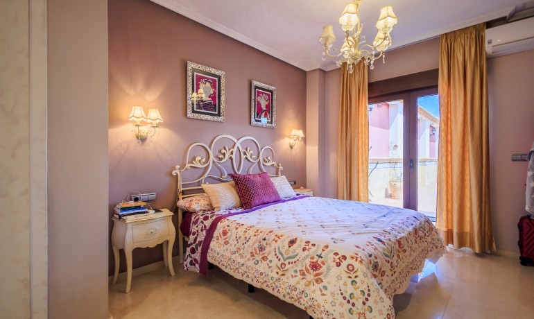 Revente - Villa -
San Isidro