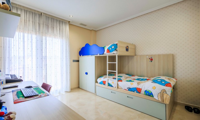 Revente - Villa -
San Isidro