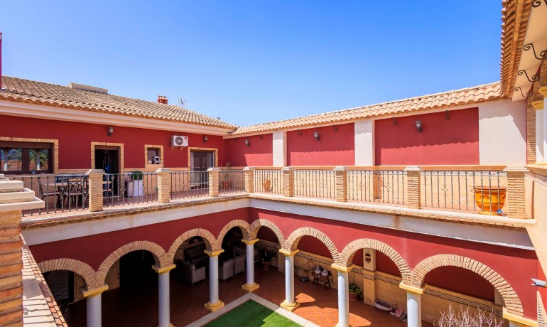 Revente - Villa -
San Isidro