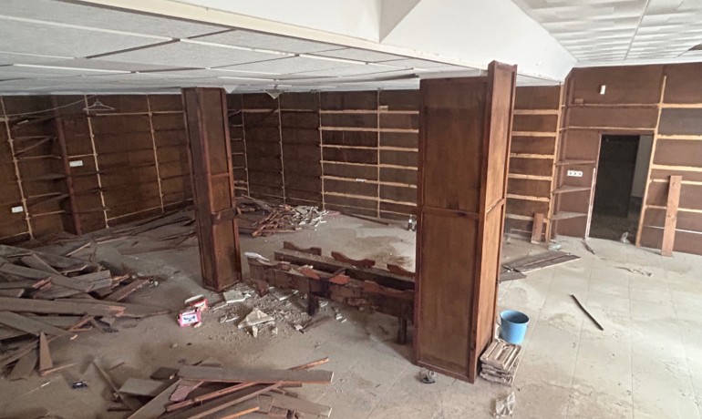 Venta - Comercial -
Jacarilla