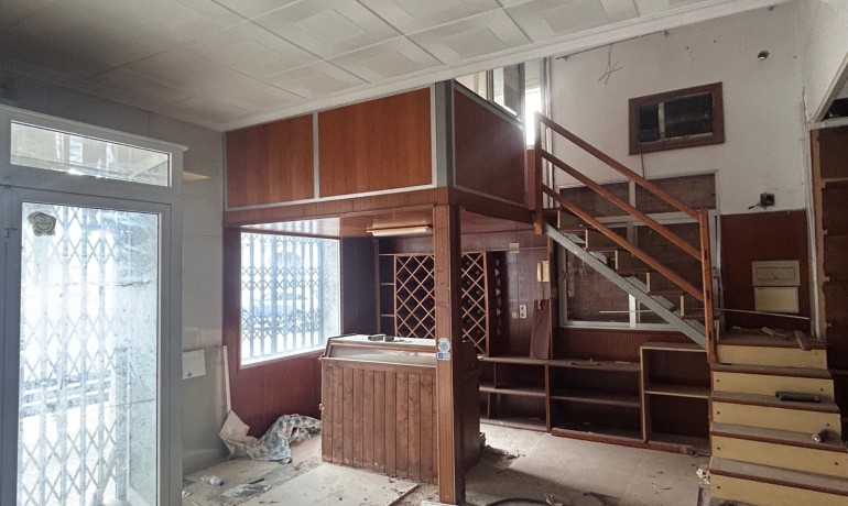 Venta - Comercial -
Jacarilla