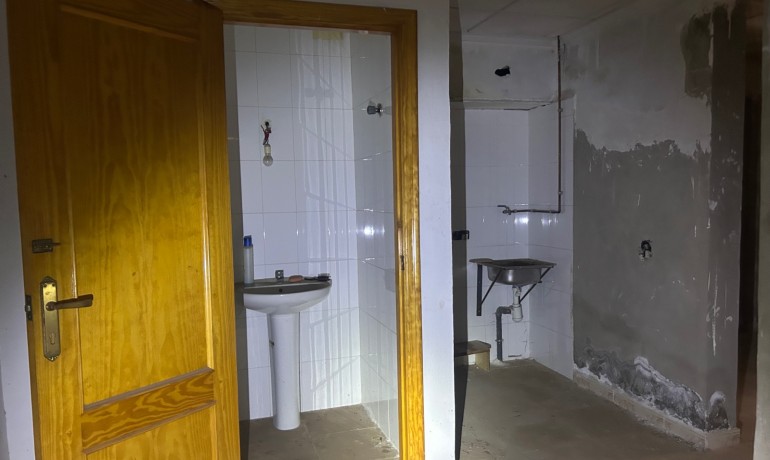 Venta - Comercial -
Jacarilla