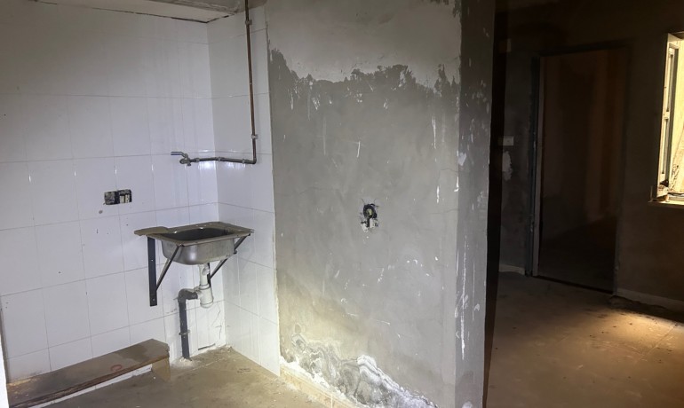 Venta - Comercial -
Jacarilla