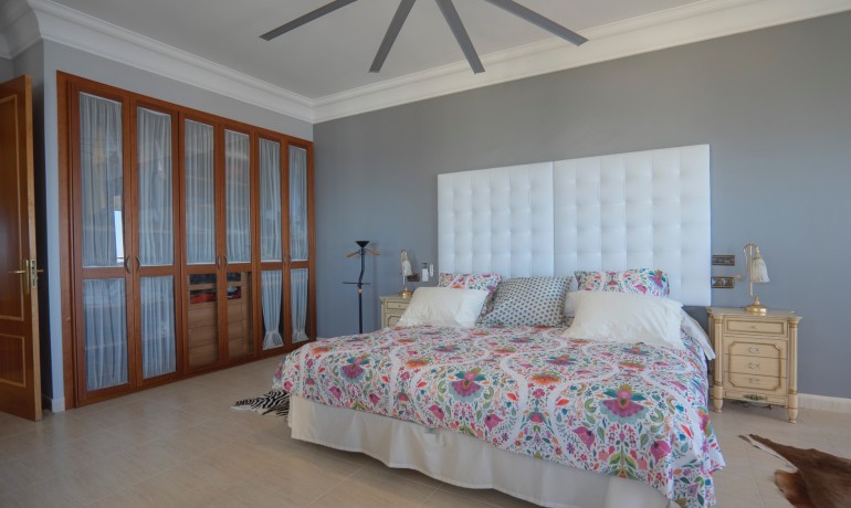 Sale - Apartment / Flat -
Benidorm