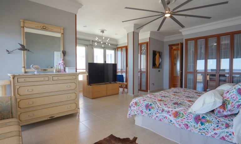 Sale - Apartment / Flat -
Benidorm
