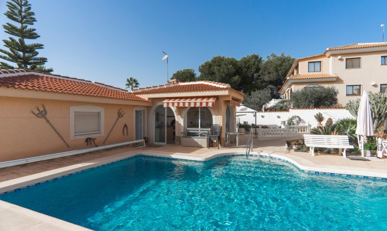 Herverkoop - Villa -
Cuidad Quesada* - Ciudad Quesada - Town