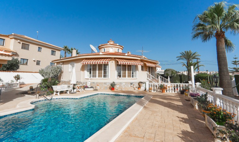 Herverkoop - Villa -
Cuidad Quesada* - Ciudad Quesada - Town