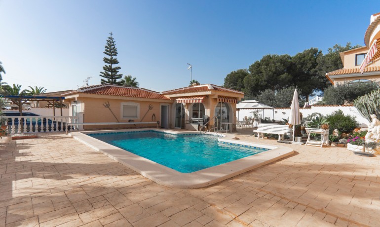 Herverkoop - Villa -
Cuidad Quesada* - Ciudad Quesada - Town