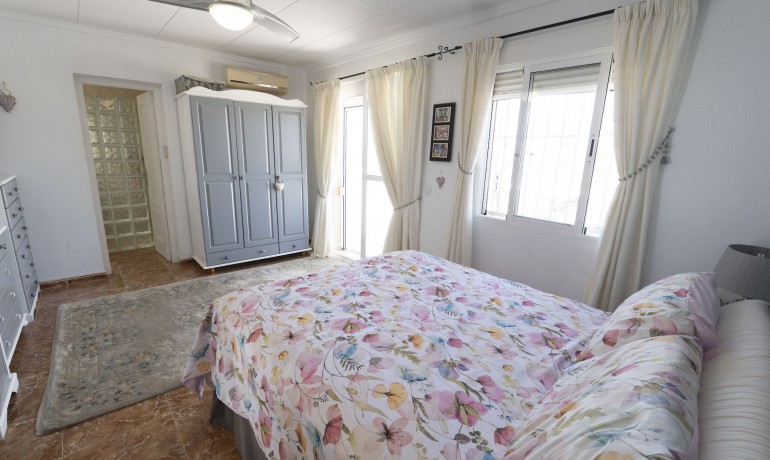 Herverkoop - Villa -
Torrevieja* - San Luis