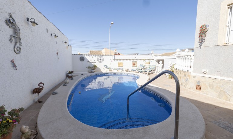 Herverkoop - Villa -
Torrevieja* - San Luis