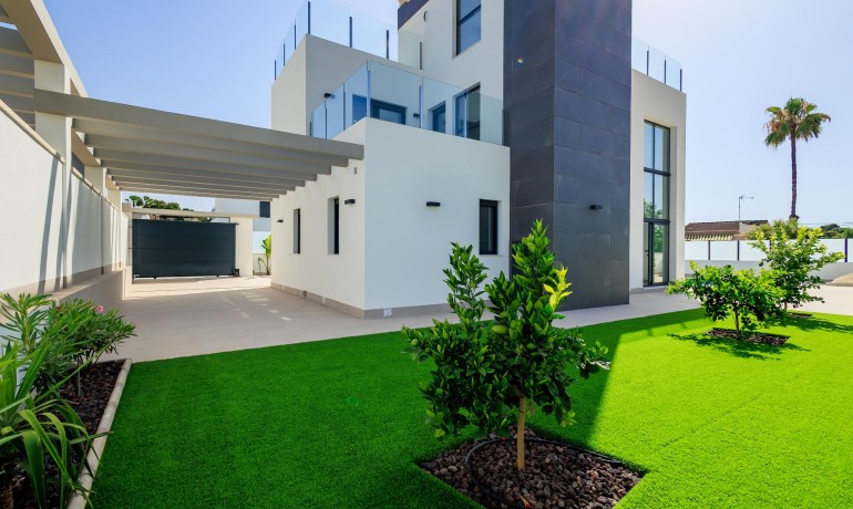 Herverkoop - Villa -
Torrevieja* - Los Balcones