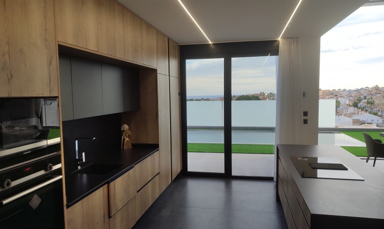 Herverkoop - Villa -
Torrevieja* - Los Balcones