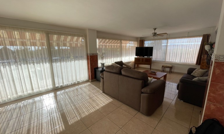 Venta - Finca -
Crevillente