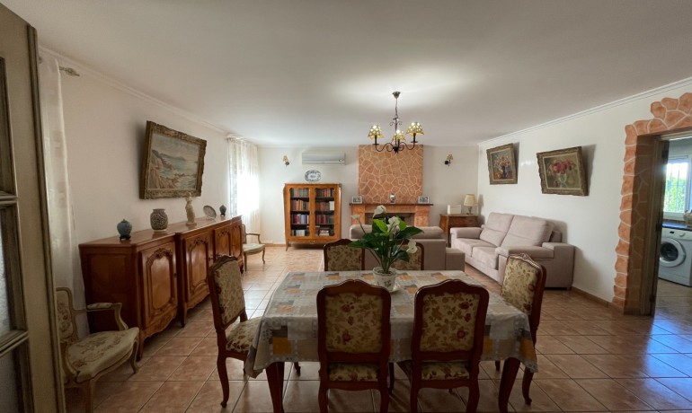 Venta - Finca -
Crevillente