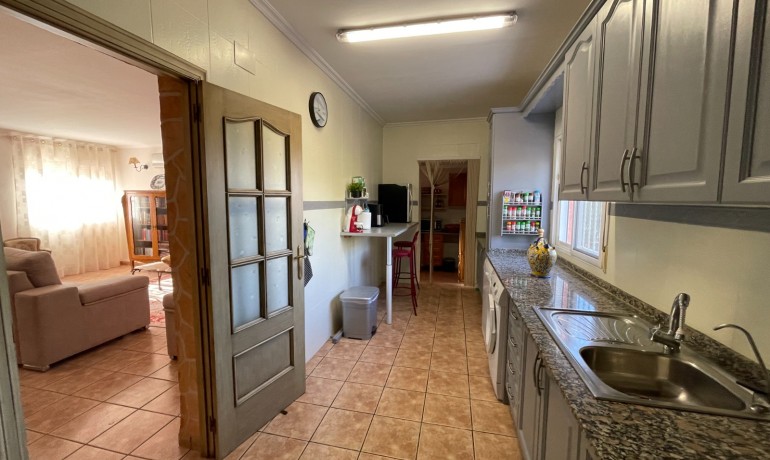 Venta - Finca -
Crevillente