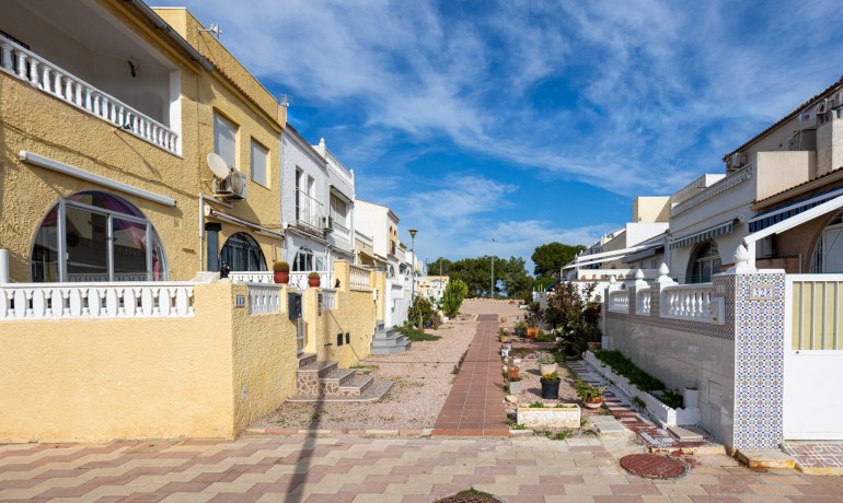 Herverkoop - Huis -
Torrevieja* - La Siesta