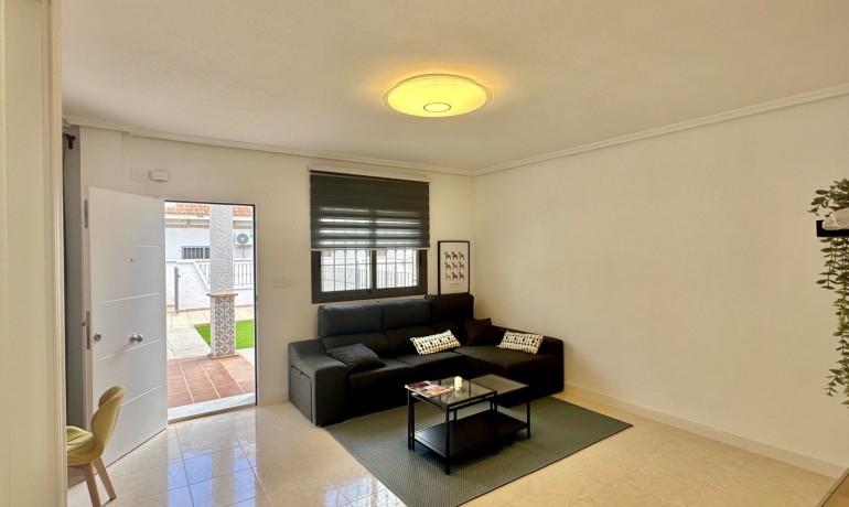 Herverkoop - Huis -
San Miguel de Salinas*