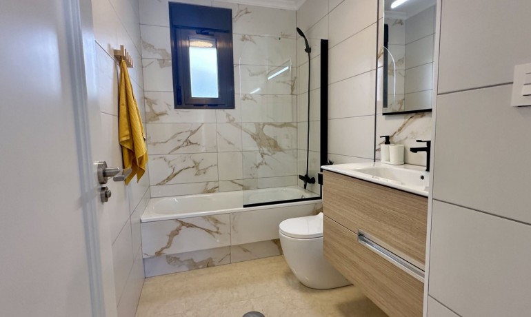 Herverkoop - Huis -
San Miguel de Salinas*