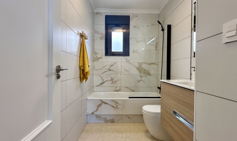 Herverkoop - Huis -
San Miguel de Salinas*