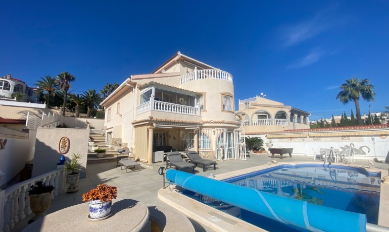 Herverkoop - Villa -
Cuidad Quesada* - Central Quesada