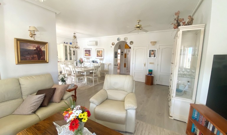 Herverkoop - Villa -
Cuidad Quesada* - Central Quesada