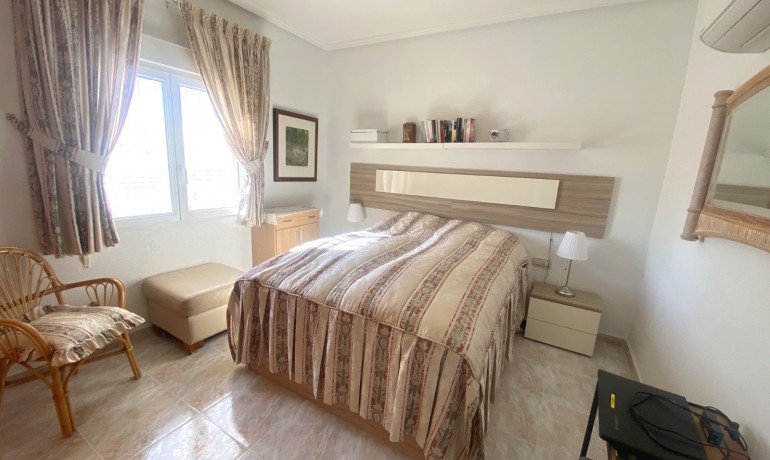 Herverkoop - Villa -
Cuidad Quesada* - Central Quesada