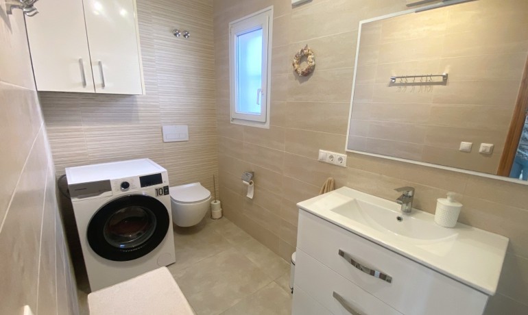 Herverkoop - Villa -
Cuidad Quesada* - Central Quesada