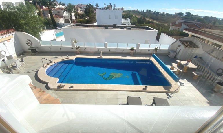 Herverkoop - Villa -
Cuidad Quesada* - Central Quesada