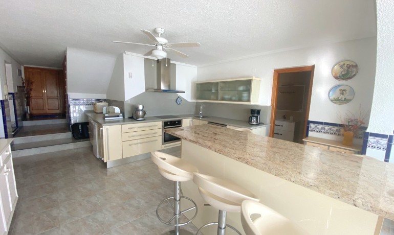 Herverkoop - Villa -
Cuidad Quesada* - Central Quesada