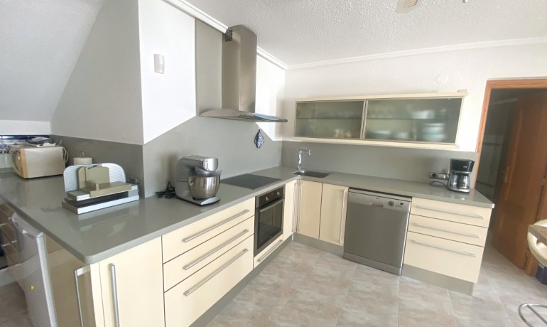 Herverkoop - Villa -
Cuidad Quesada* - Central Quesada