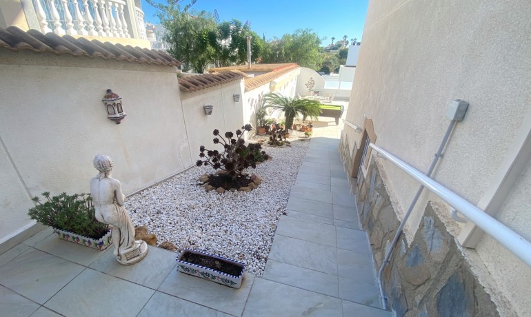 Herverkoop - Villa -
Cuidad Quesada* - Central Quesada