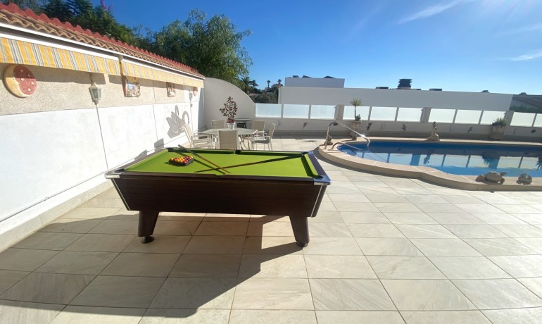 Herverkoop - Villa -
Cuidad Quesada* - Central Quesada