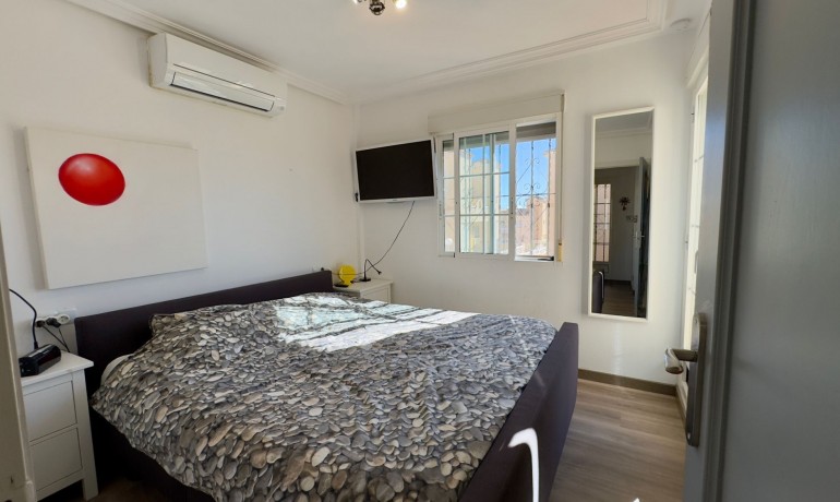 Herverkoop - Huis -
Orihuela Costa* - Villamartin*