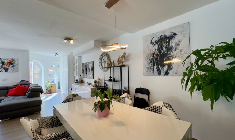 Herverkoop - Huis -
Orihuela Costa* - Villamartin*