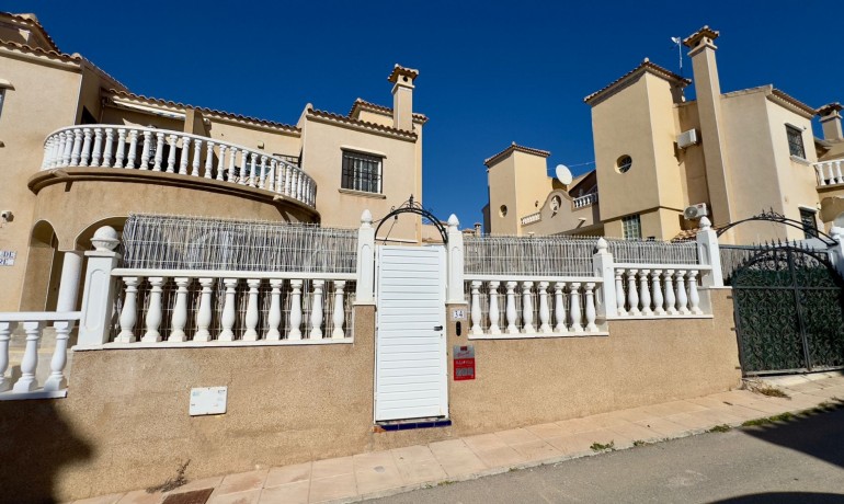 Herverkoop - Huis -
Orihuela Costa* - Villamartin*