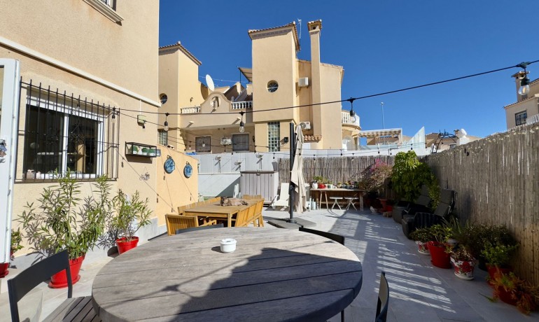 Herverkoop - Huis -
Orihuela Costa* - Villamartin*