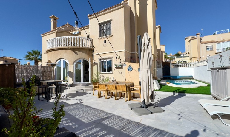 Herverkoop - Huis -
Orihuela Costa* - Villamartin*