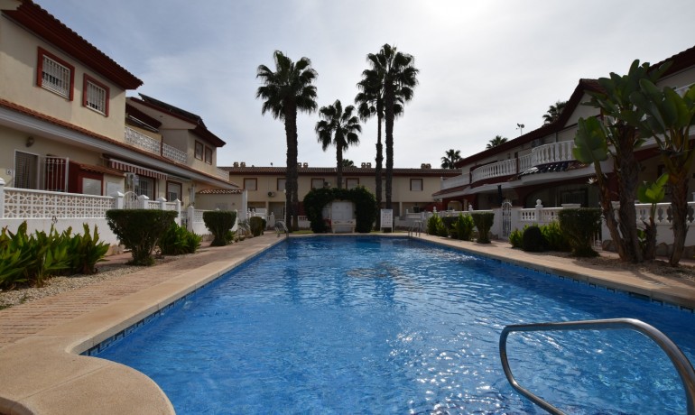 Herverkoop - Huis -
Cuidad Quesada* - Doña Pepa