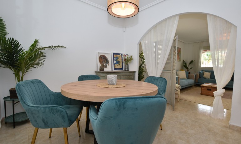 Herverkoop - Huis -
Cuidad Quesada* - Doña Pepa